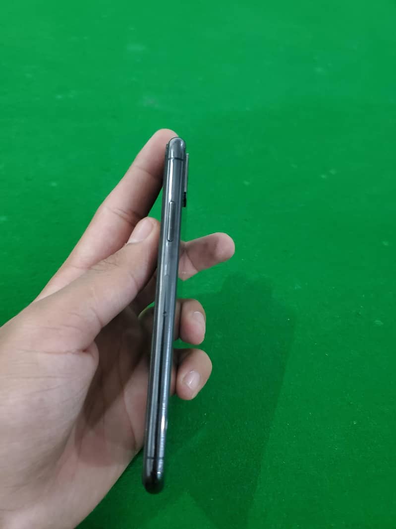 IPHONE X 3