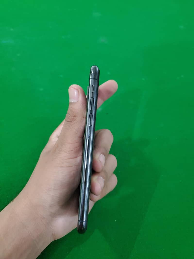 IPHONE X 6