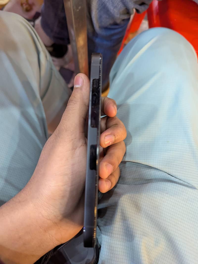 iPhone 14 pro 3