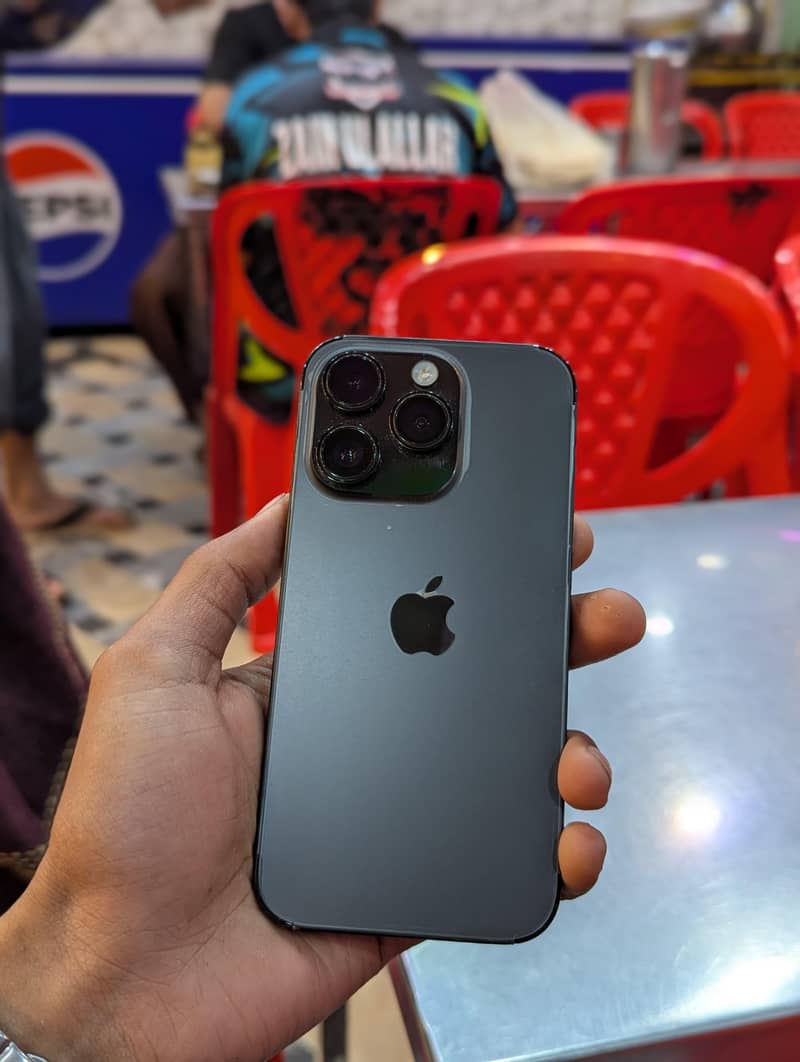 iPhone 14 pro 12