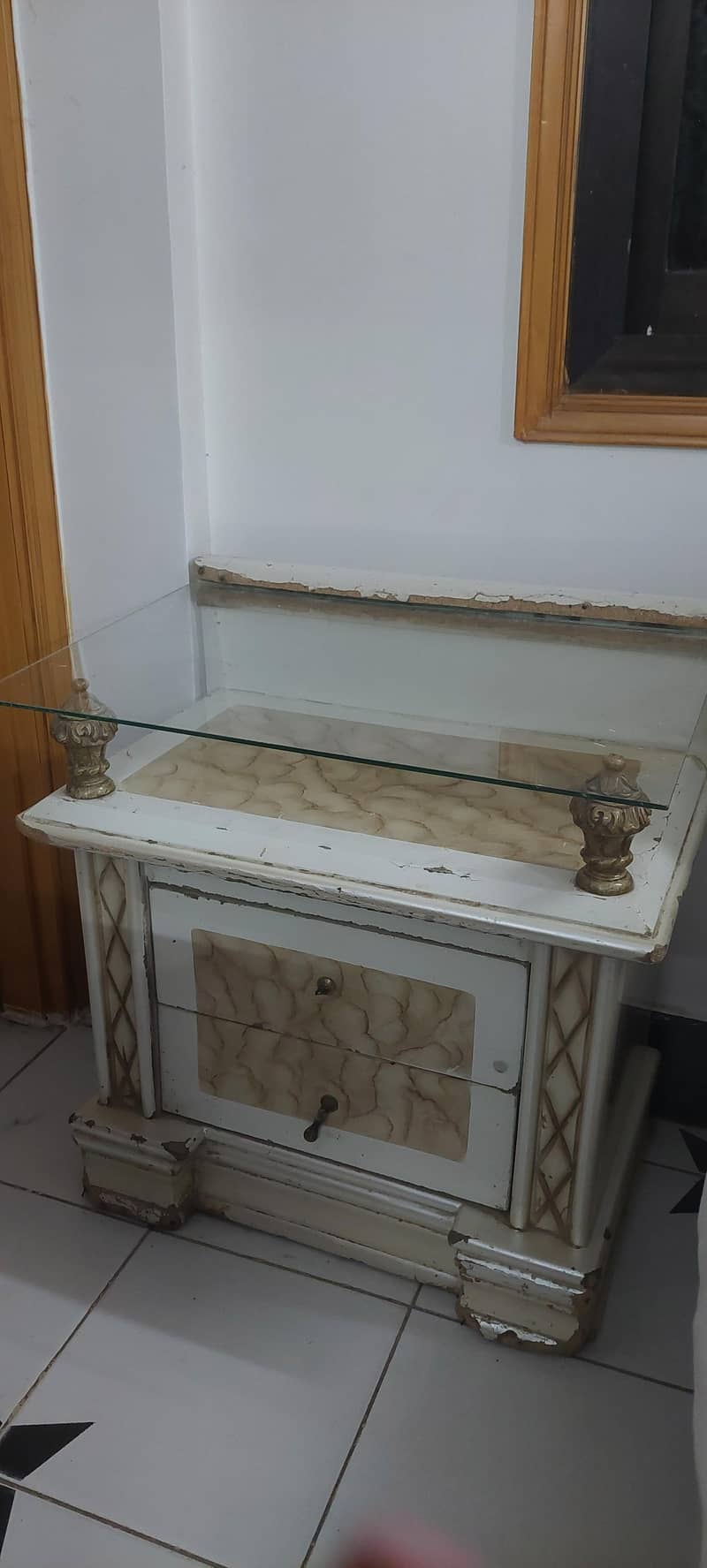 Dressing Table and Side Tables 3
