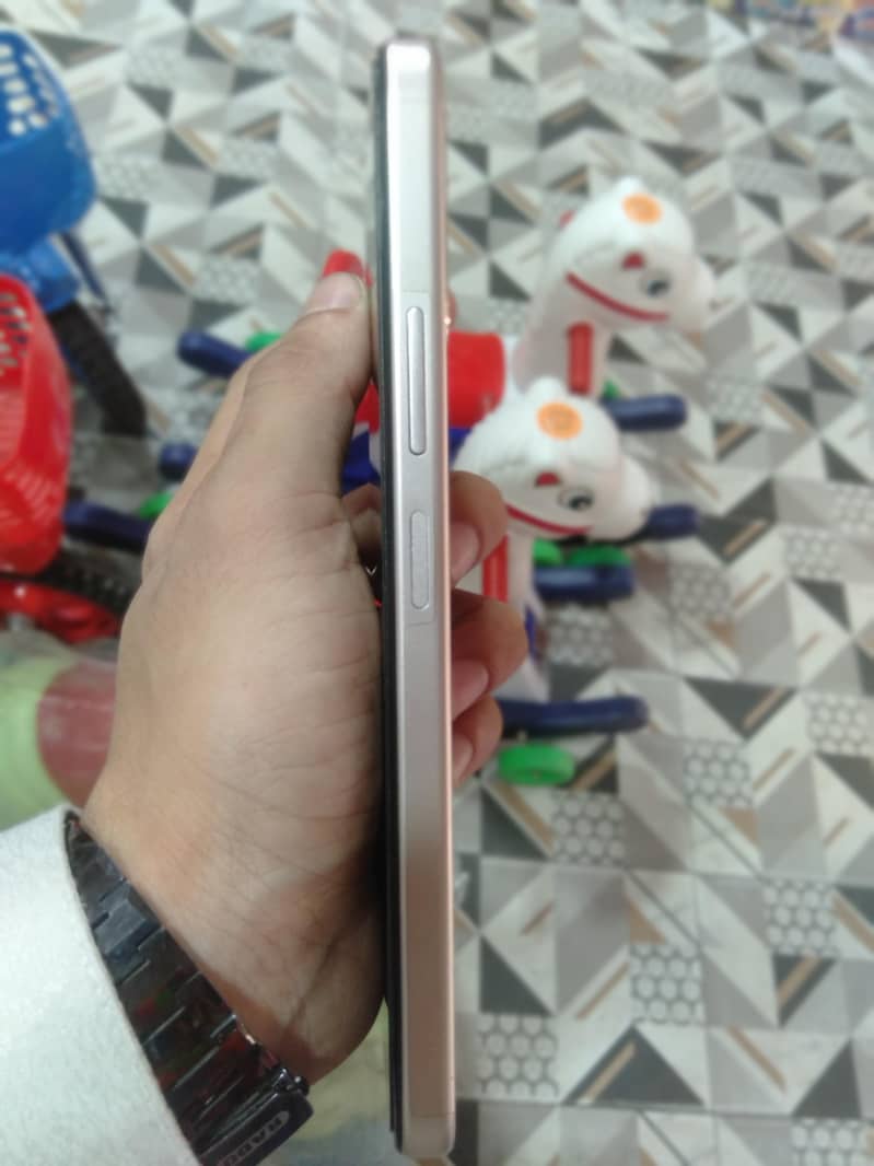 OPPO A6 4
