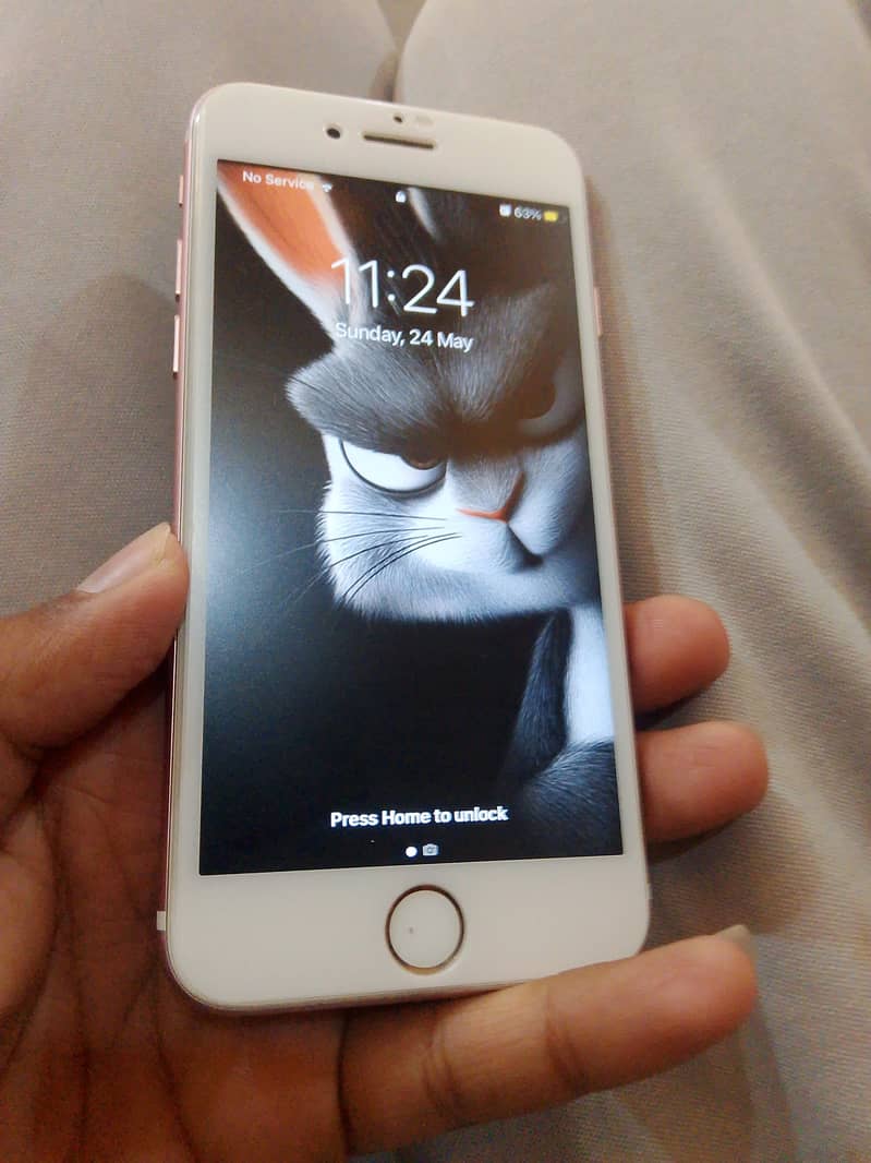 Apple iPhone 7 1