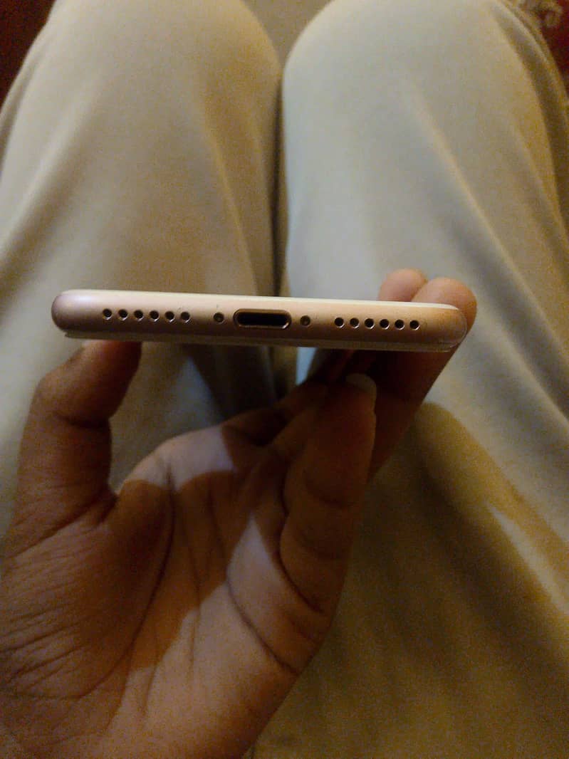 Apple iPhone 7 3
