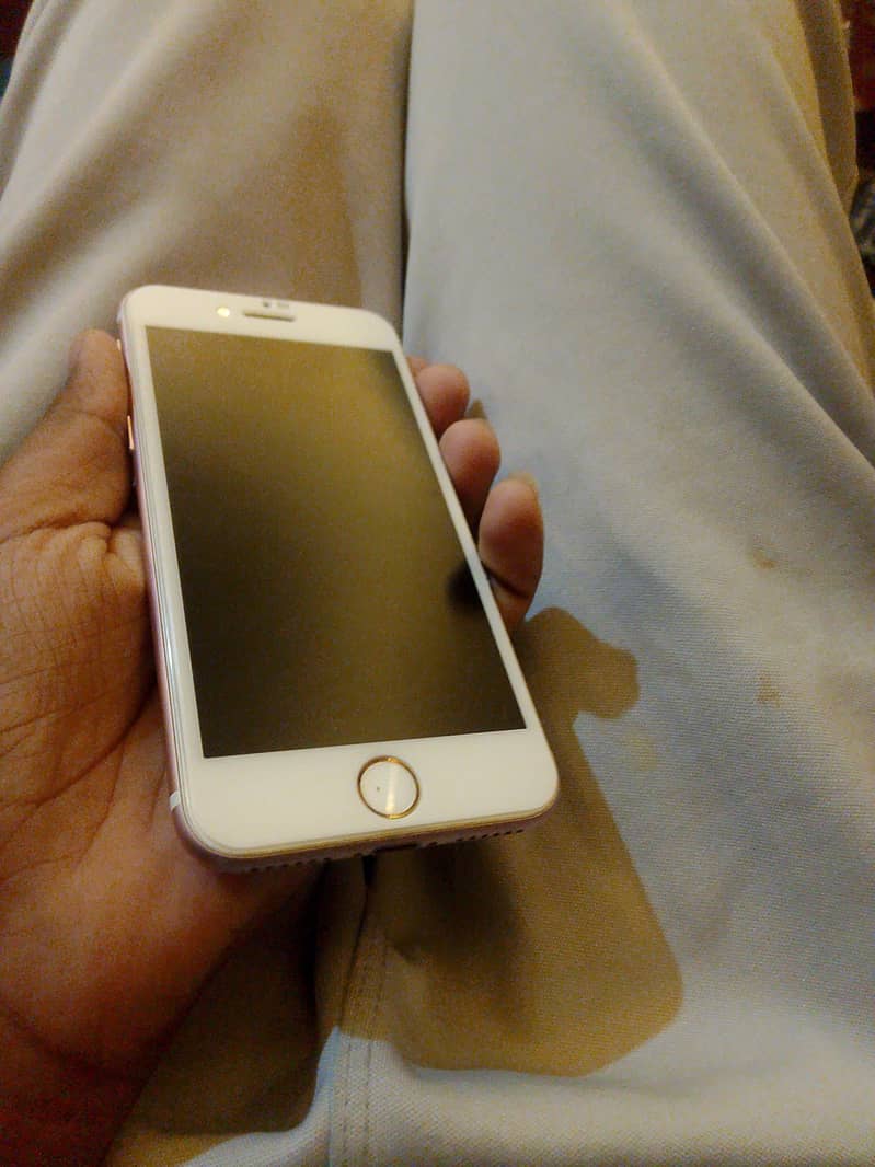 Apple iPhone 7 4