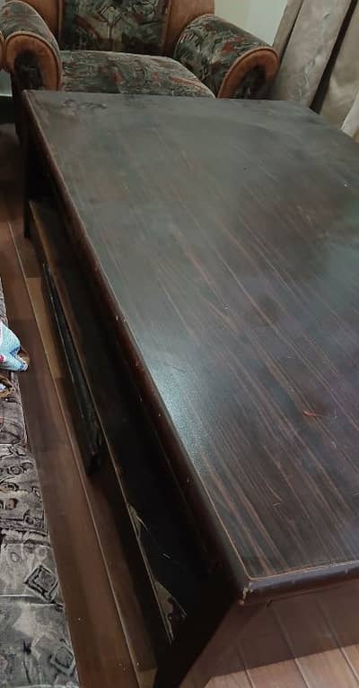 table for sale. . . . 0300.1471001