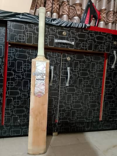 English willow very lite weight for sale in low price with helmet