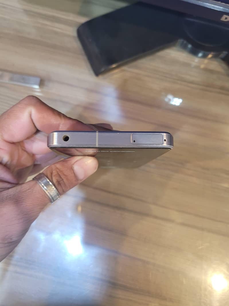 sharp aquos r7 3