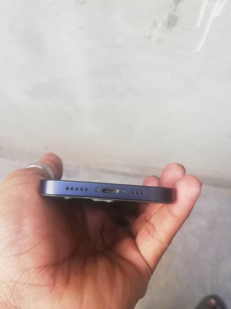 Apple iPhone 12 3