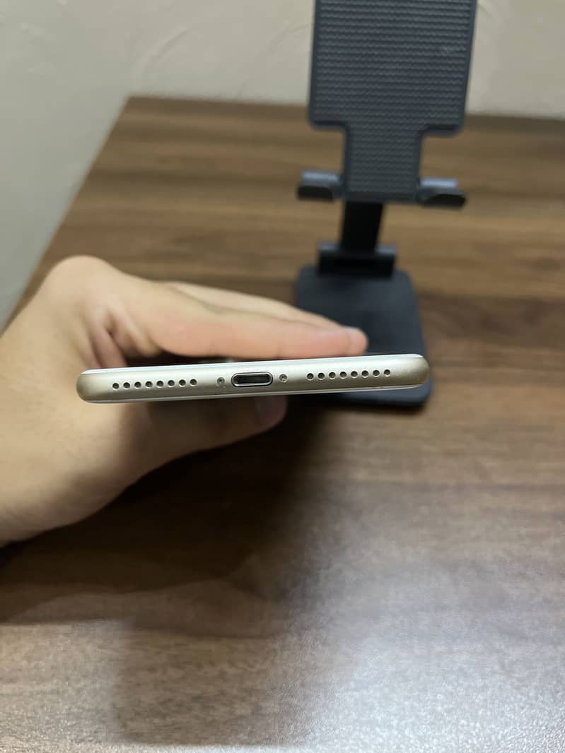 Apple iPhone 7 Plus 3