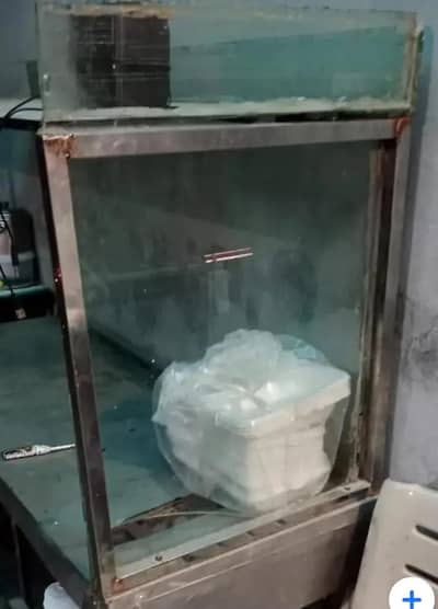 fast food ki shop ka smaan h