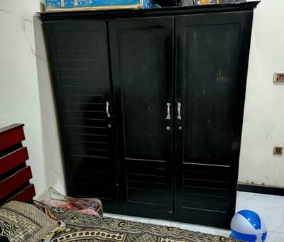 Modern wooden wardrobe (Almari) in good condition urgent sale