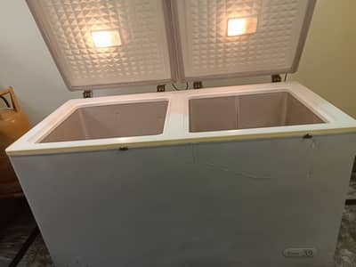 Dawlance 91998-H Twin Door Deep Freezer – 9.5/10 Rust-Free Condition