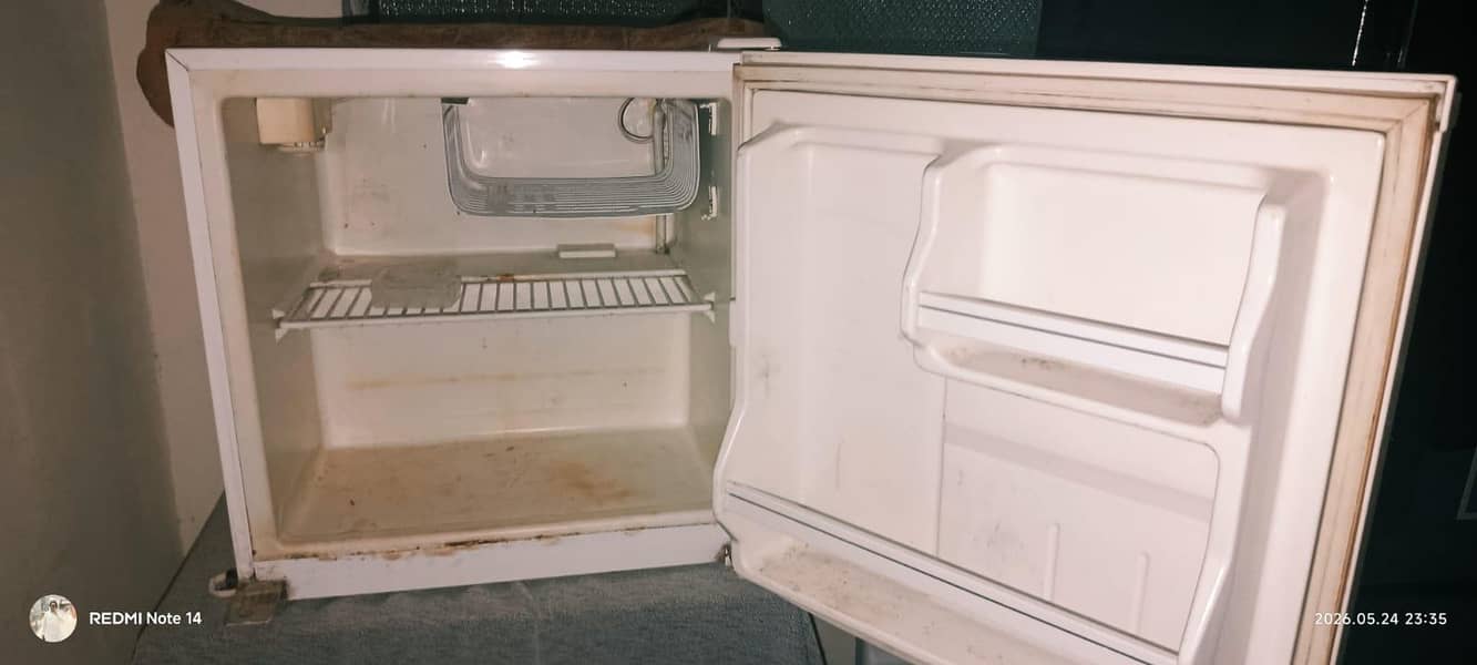 refrigerator mini 1