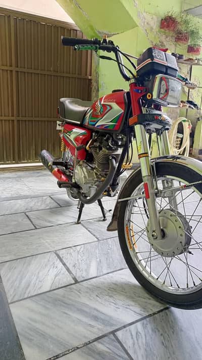hunda 125 10/10 condition