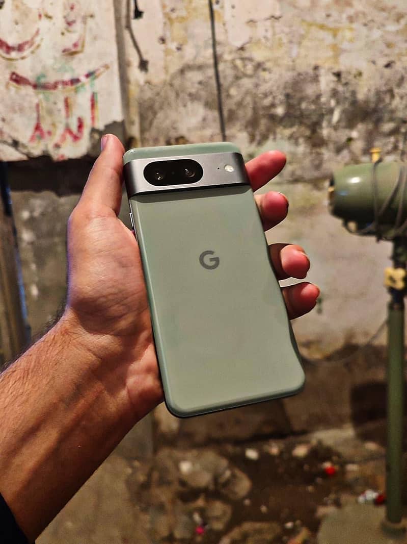 Google pixel 8 4