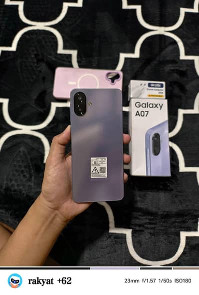 samsung a07 mobile black colour just kuch time use 4.64