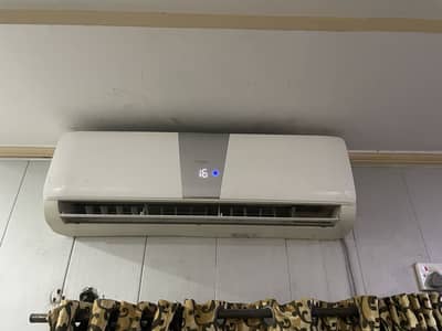 Haier 1.5 Ton non inverter up for sale.