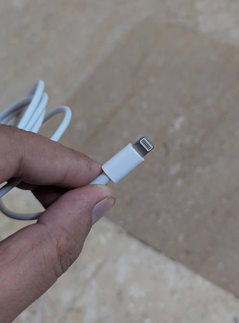 Iphone 14 Pro Max Box Pulled Cable 2