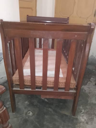 baby cot wooden laat /