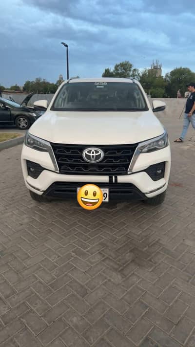 Fortuner G 2021 2.7 total genuine except one minor patch