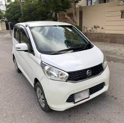 Nissan dayz 2014 / 2017 Push start 660cc auto Pearl white color