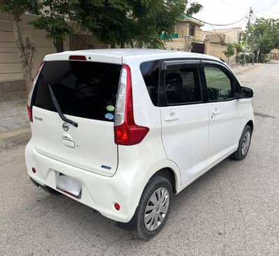 Nissan dayz 2014 / 2017 Push start 660cc auto Pearl white color