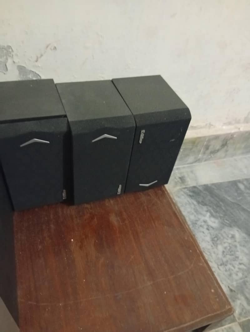 edifier X750 model 1