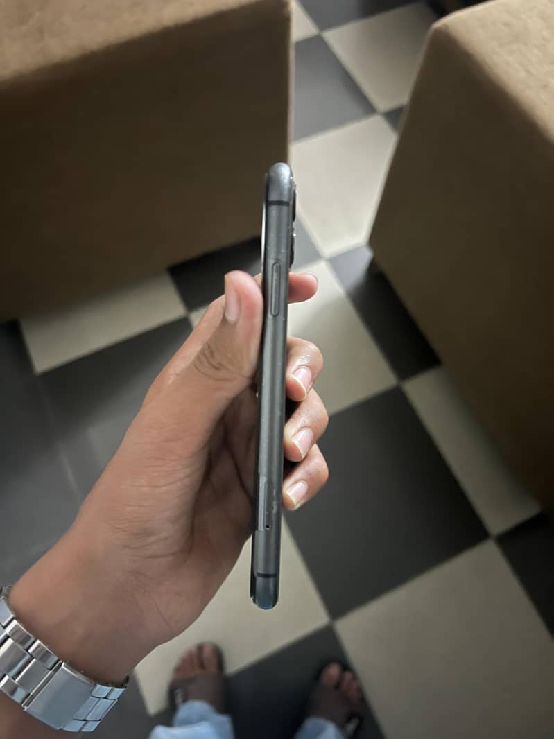 iPhone 11 2