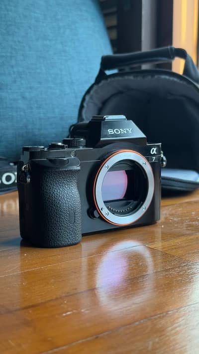 SONY a7 mirrorless, 28-70 lense with bag