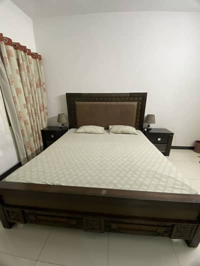 Bed room set for sale.