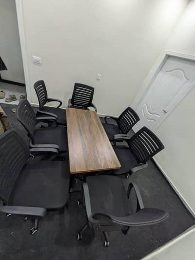 7 chairs one tablle in 35000