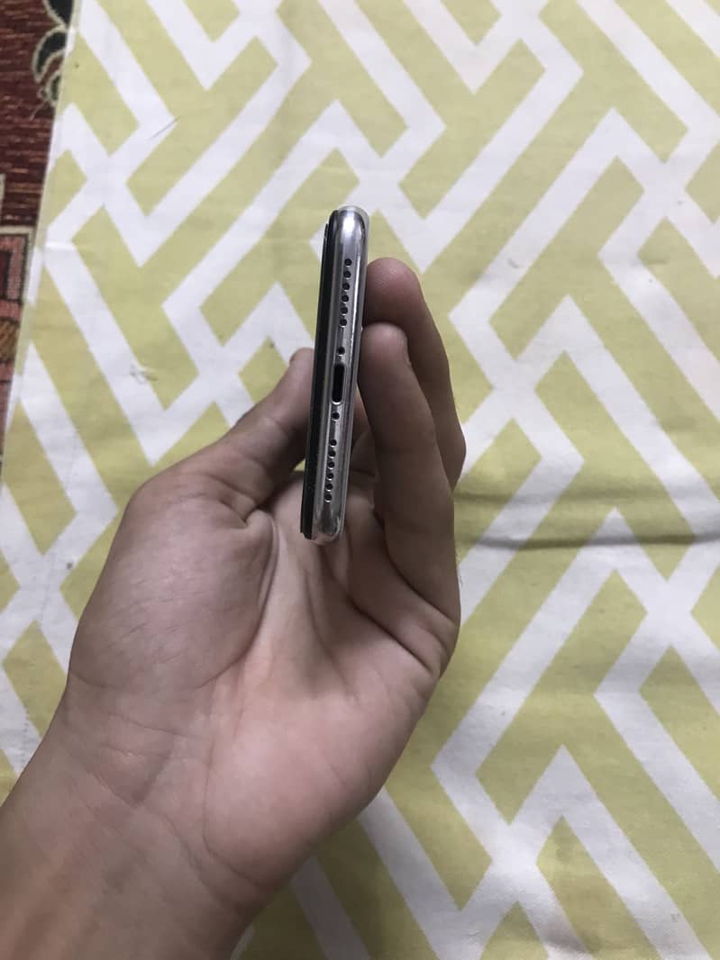 Apple iPhone X 2