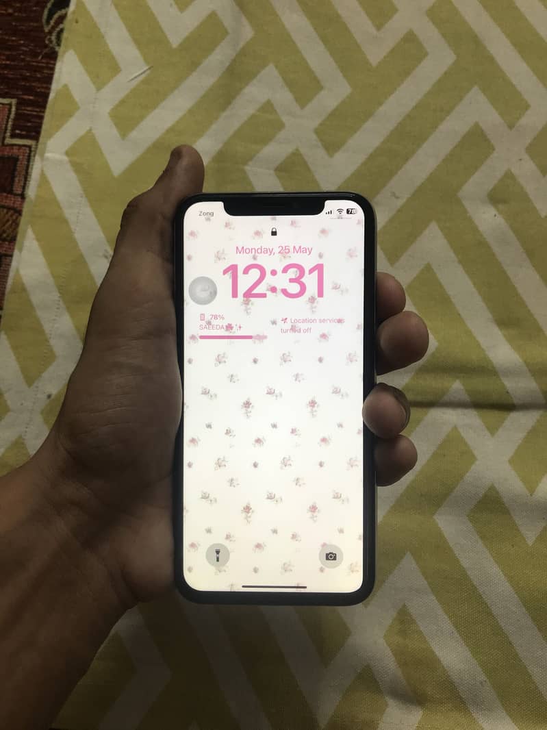 Apple iPhone X 4