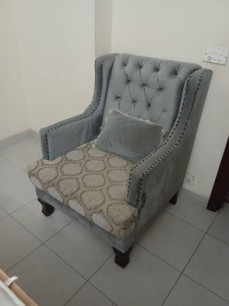 Single Sofa 1