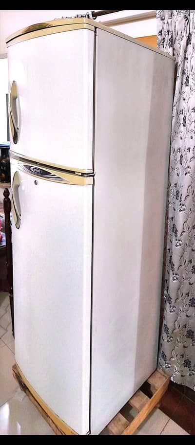 waves WR317 Refrigerator for sale