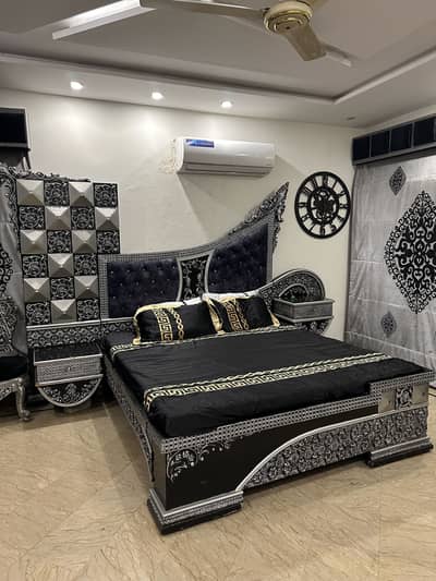 Black BeD with Dressing