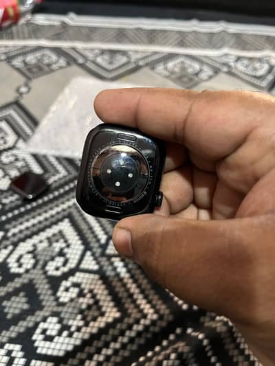 Apple series 11 Non active Total geniue 10/10 condition urgent sale