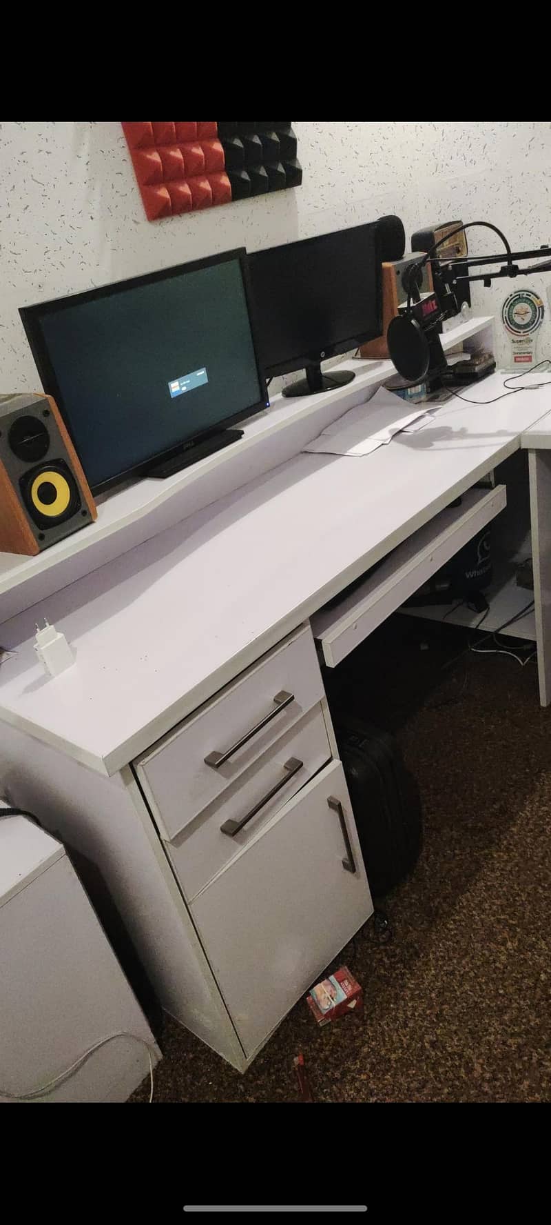 Spacious Workstation Table – White 0