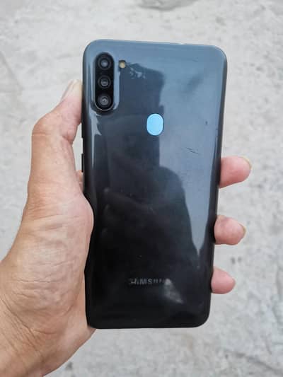 Samsung m11 3/32 with box