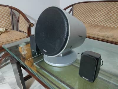 YAMAHA 2.1 BLUETOOTH SPEAKERS. 220 VOLTS.