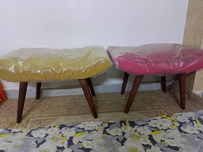chairs / stools