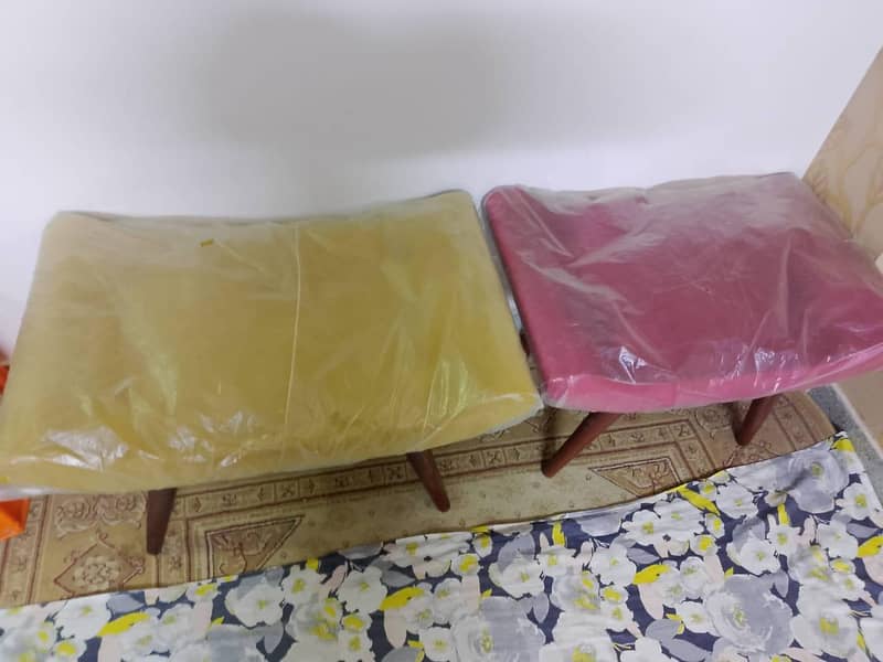chairs / stools 3