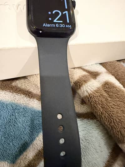 Apple Watch Series 8 with Box 45MM 10/10 condition no issues