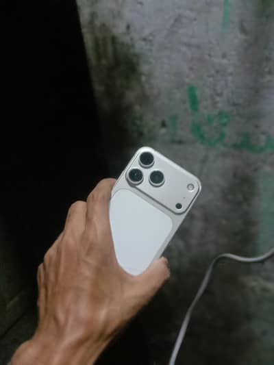 iphone XR convered 17 pro