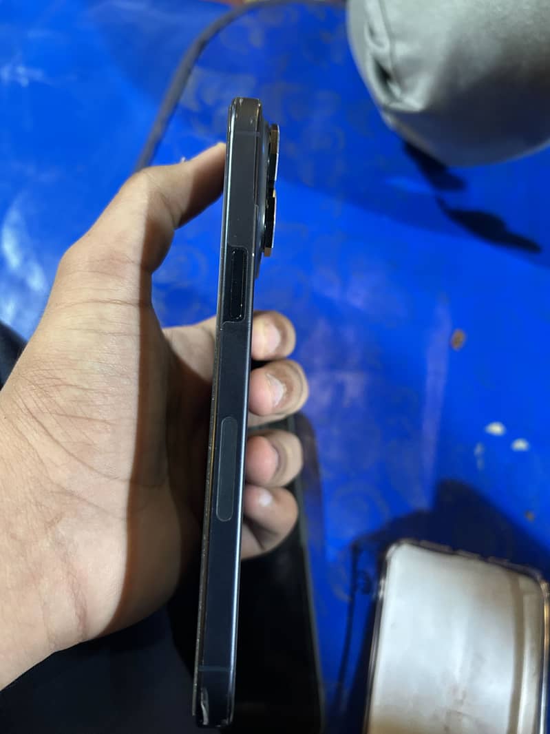 iphone 15 pro max 5