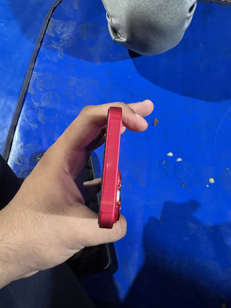 iphone 14 red 3