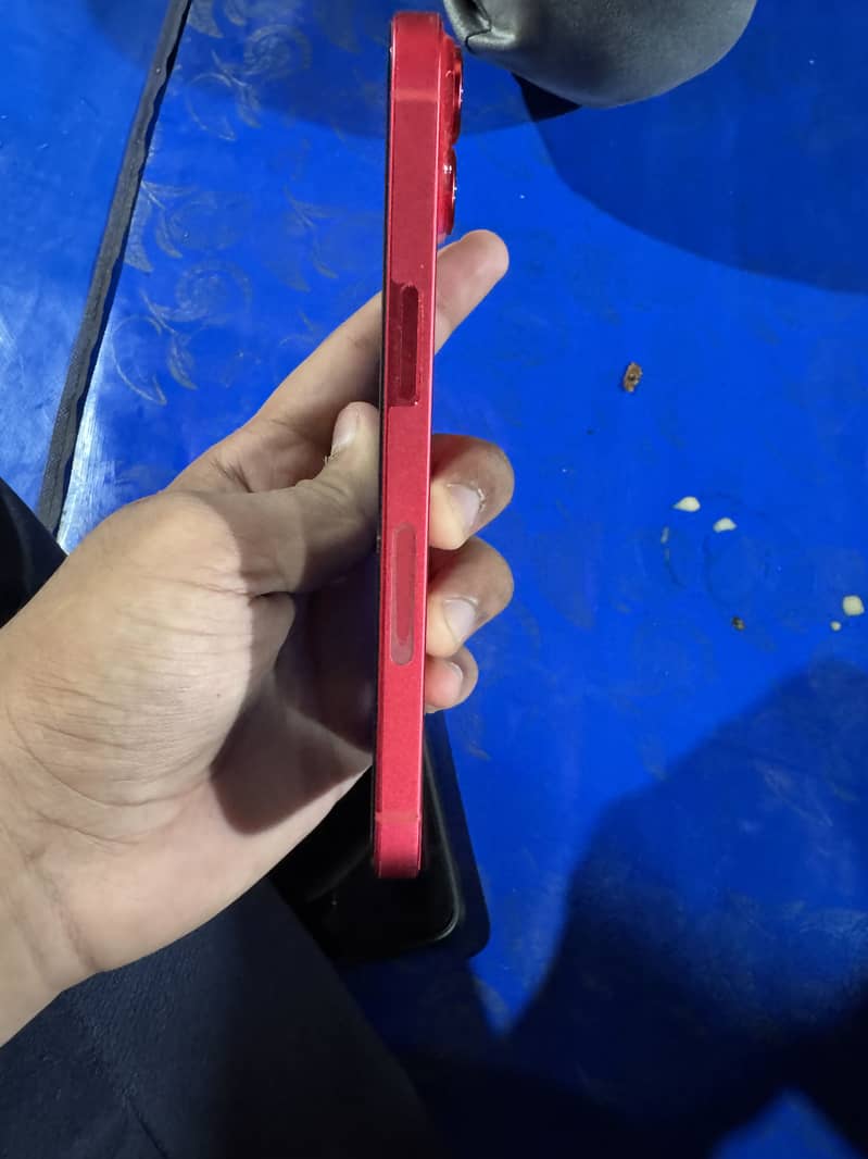 iphone 14 red 4