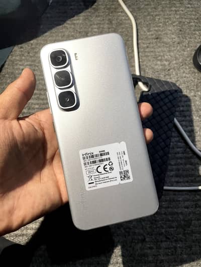 Infinix Hot 60 pro plus  8+8/256