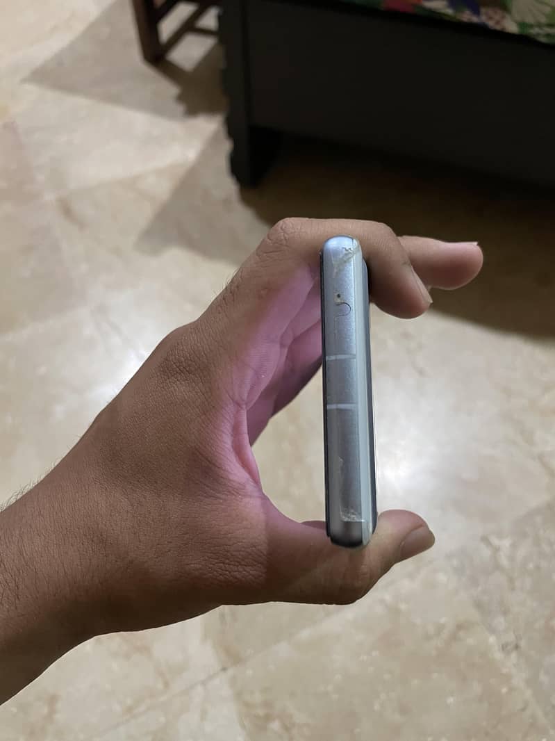 google pixel 7a 4